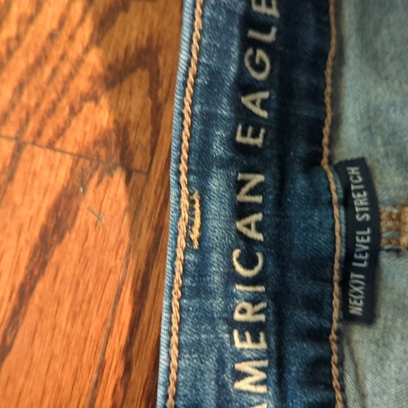 American Eagle Denim Blue Distressed Hi Rise Jean Shorts Cuffed Hems Sz 6 - Picture 3 of 8